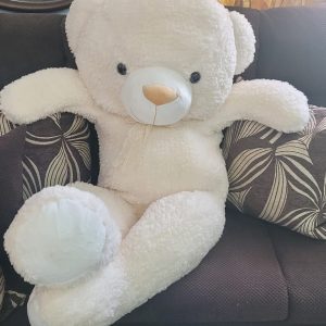 The Grand Gesture: Oversized Ivory Teddy Bear